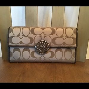 Coach Signature Monogram Alexandria Trifold wallet